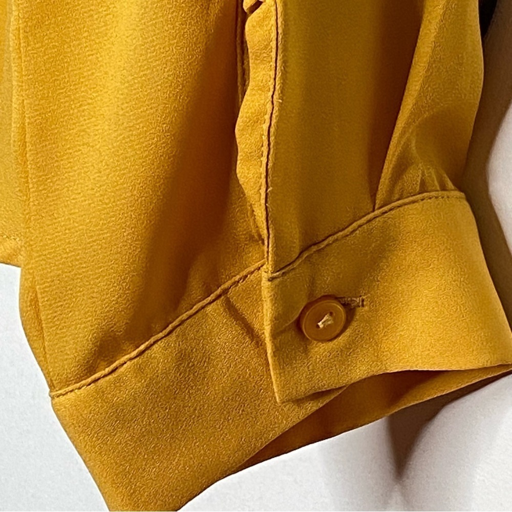 Suzy Shier Long Sleeve Yellow Mustard Size L Polyester Light & Classy Pre-Loved - Picture 7 of 15